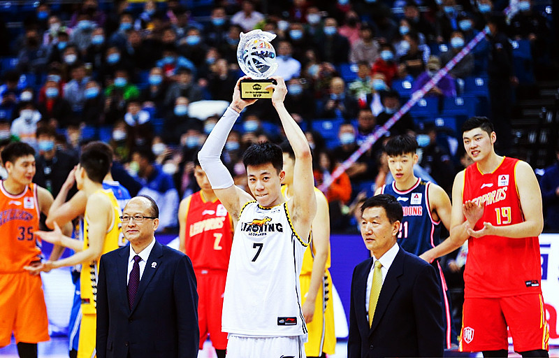 cba全明星星锐赛北区队张镇麟以技惊四座的表现斩获mvp