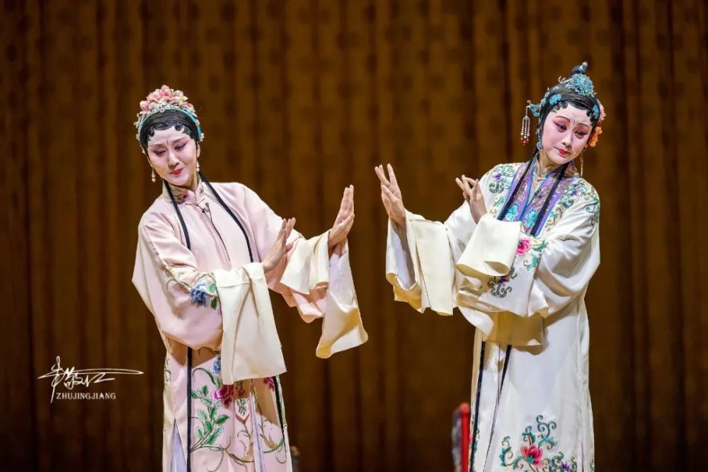 邵天帅主演新编昆曲怜香伴