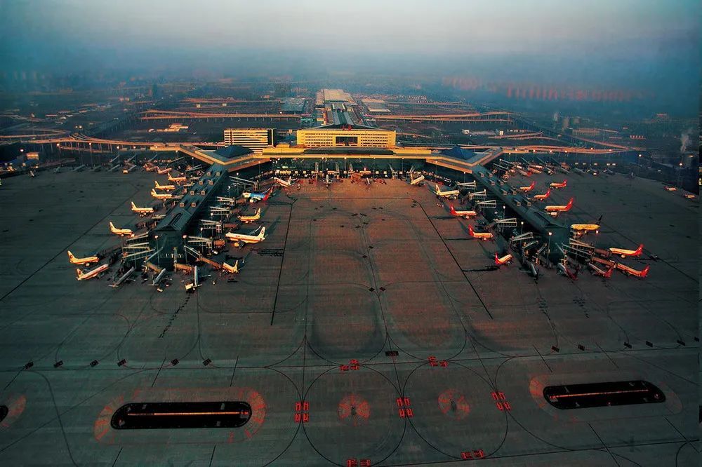 上海呢,正在推进 智慧机场建设:到2022年,初步构建数字孪生,形成可以