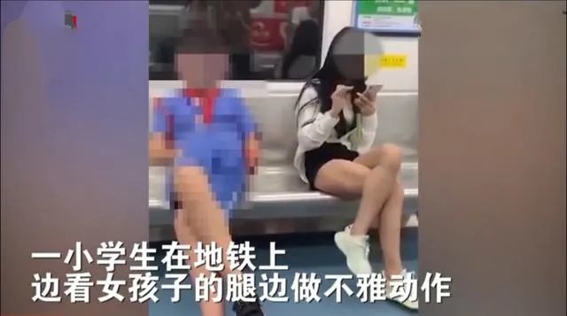 强吻扒内衣_美女被男子强吻扒衣服