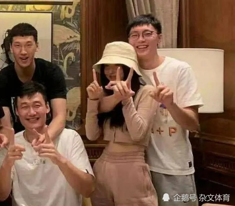 力压周鹏和赵睿!23岁成为广东男篮本土得分王,女友艺术照亮眼