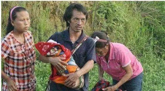 女大学生上厕所都能生孩子,为何我们生孩子就这么难?