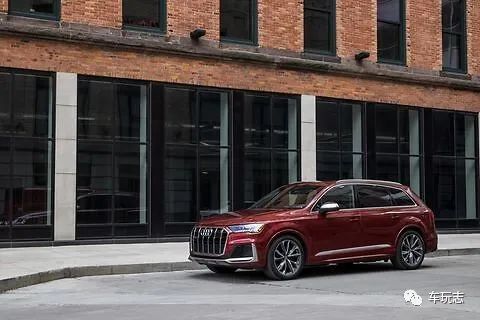 2020款奥迪sq7:为了给同堂兰博基尼让步所以没有rsq7