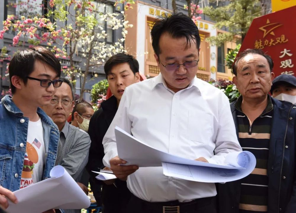 李亮调研翠湖周边部分道路提升整治工作