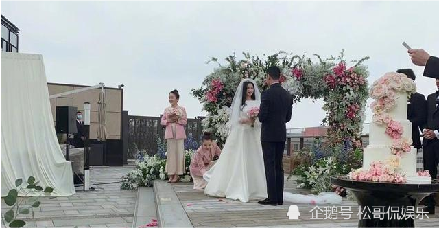 高兵小哑巴结过婚纱照_婚纱照风格(3)