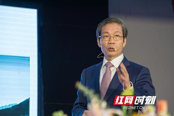 临床医学学科如何发展"网红院士"陈国强力推精准和转化医学理念