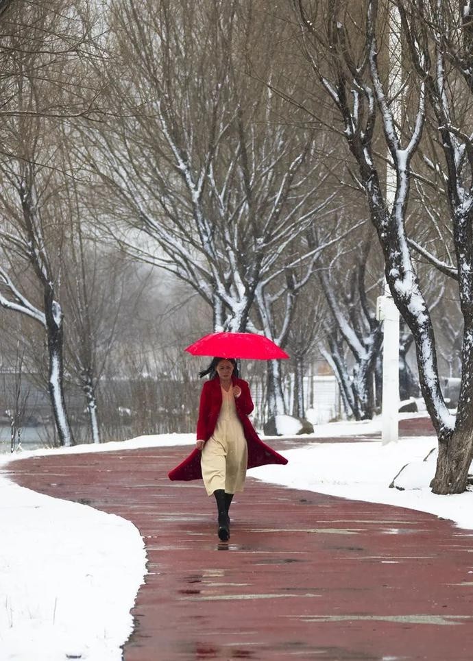 吉林的雪究竟咋样,她背影就是答案!