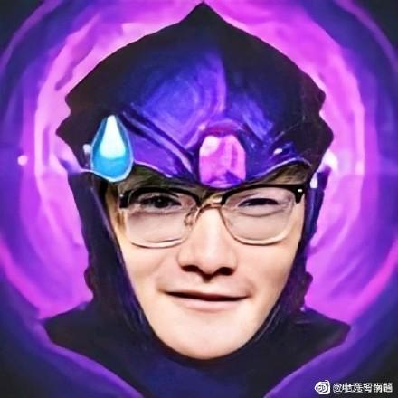宁王直播又整活,解说fpx比赛带头盔,观众:就喜欢这脾气