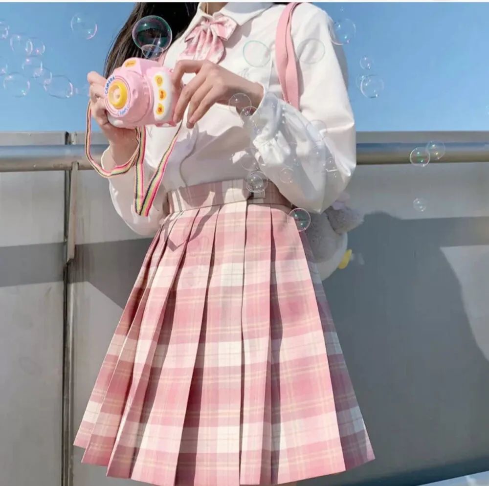 jk制服女生头像说夜色美的人一定是没见过你笑的样子
