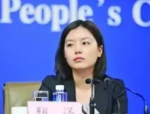 中美战略对话现场的美女翻译,为梦想放弃清华北大,选择外交学院!