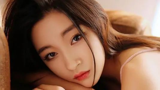 还有更多的男人被女人有趣的灵魂吸引,而灵魂没有年龄的边界.