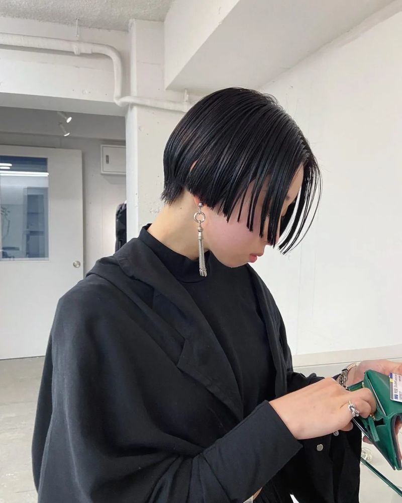 清新酷酷短发来一波,适合各种脸型的妹子,  时尚又富有个性的短发