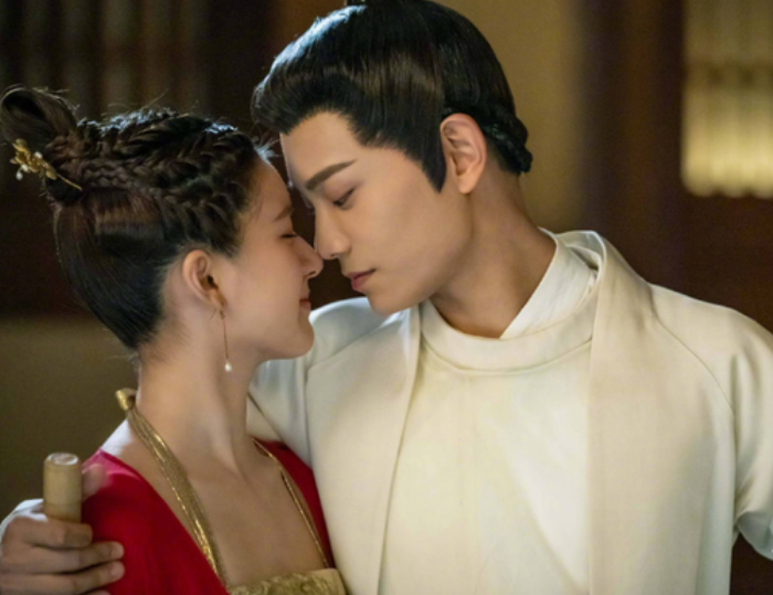和赵露思合作过的四位男明星,前三位成当红演员,最后一位被遗忘