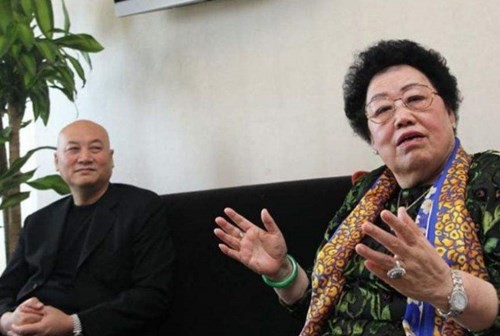 迟重瑞和女首富陈丽华相守30年,看似风光,但家中规矩却让人紧张