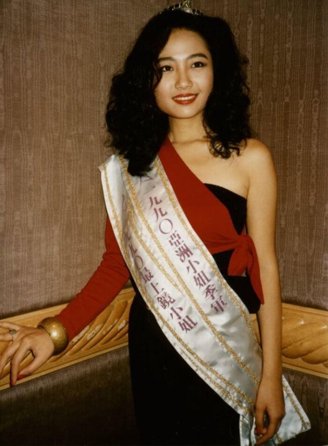 56岁亚姐杨玉梅近照曝光,身材长相似25岁,30年来体重不过百