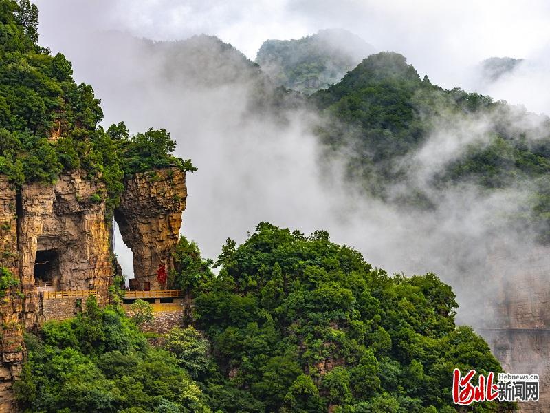 图为兴隆县兴隆山景区.依靠群众力量,不断调动创造活力.