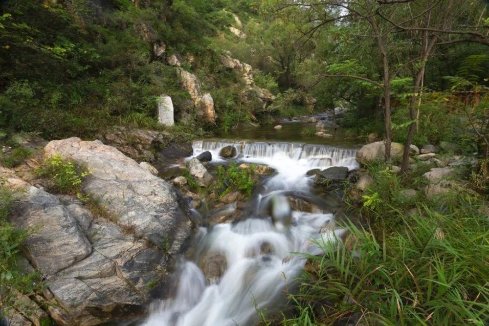 春游保定 7>|飞瀑流泉山水美,险峰水湖刚柔济