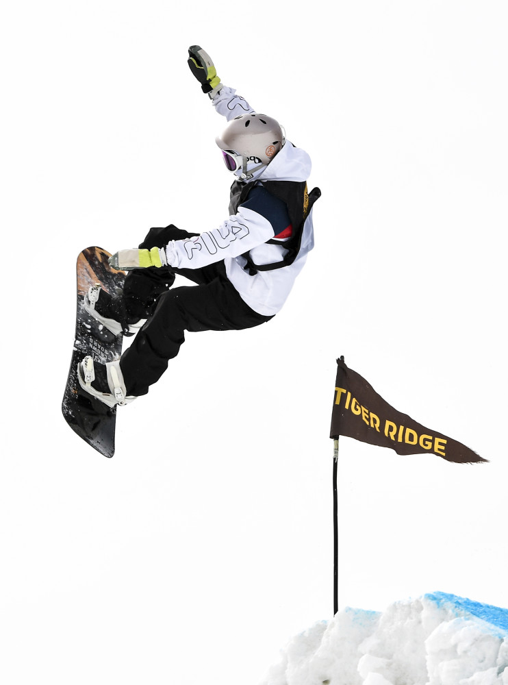 (体育)单板滑雪——全国锦标赛:大跳台女子组预赛赛况