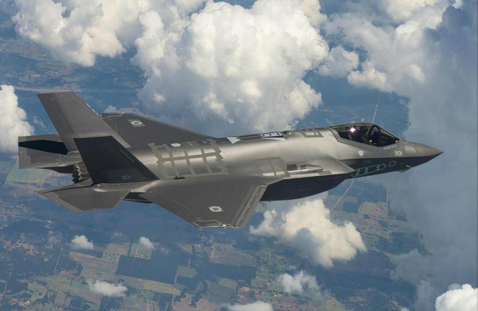在f22和f35战机相继服役后,原本美国空军希望获得一支全隐身空中部队