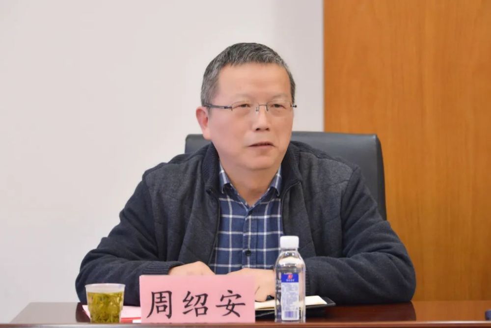 开门纳谏江夏区检察院召开检察队伍教育整顿听取意见建议座谈会