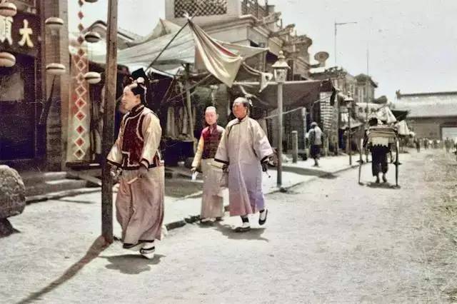 清朝末期,京城街景