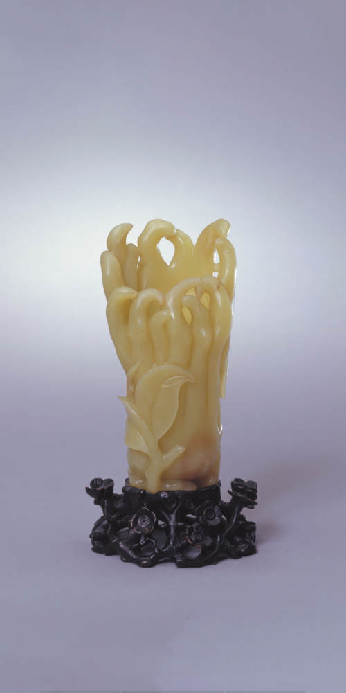 故宫展品:金镂空葫芦式香熏,黄玉佛手花插,青玉琮