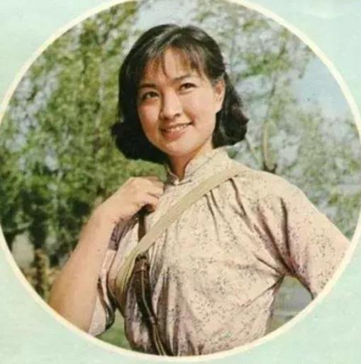 刘晓庆,1955年出生在重庆,出演《芙蓉镇》《武则天》等经典剧作深受