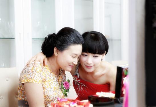 从"国民媳妇"到蛇精脸,曾和黄海波传绯闻的姚芊羽经历