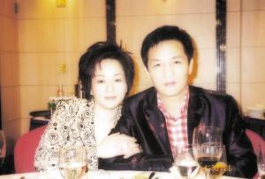回到上海的周正毅结识了后来的妻子毛玉萍,毛玉萍不仅精明能干,而且