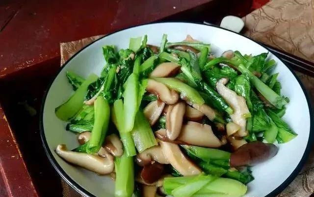 小白菜炒香菇