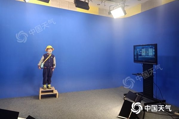 是青少年们近距离了解气象科学,激发青少年探索气象奥妙的浓厚兴趣,为