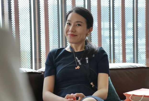 也就是李斌的妻子.王屹芝的出现,让李斌的事业趋于稳定.