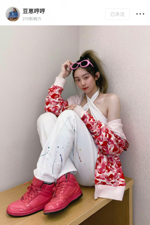 sneakergirl,MaterialGirl 今日嚯最美|您的sneaker girl已送达,请签收!