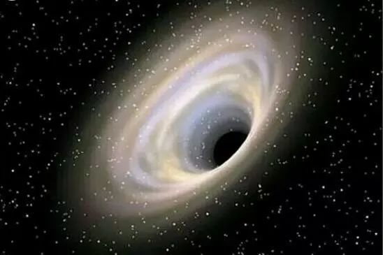 人类通过黑洞能穿越时空吗?带你了解黑洞的前世今生!