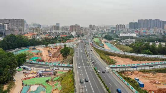深圳梅观高速改造最新进展双侧综合管廊为道路反复开挖破题