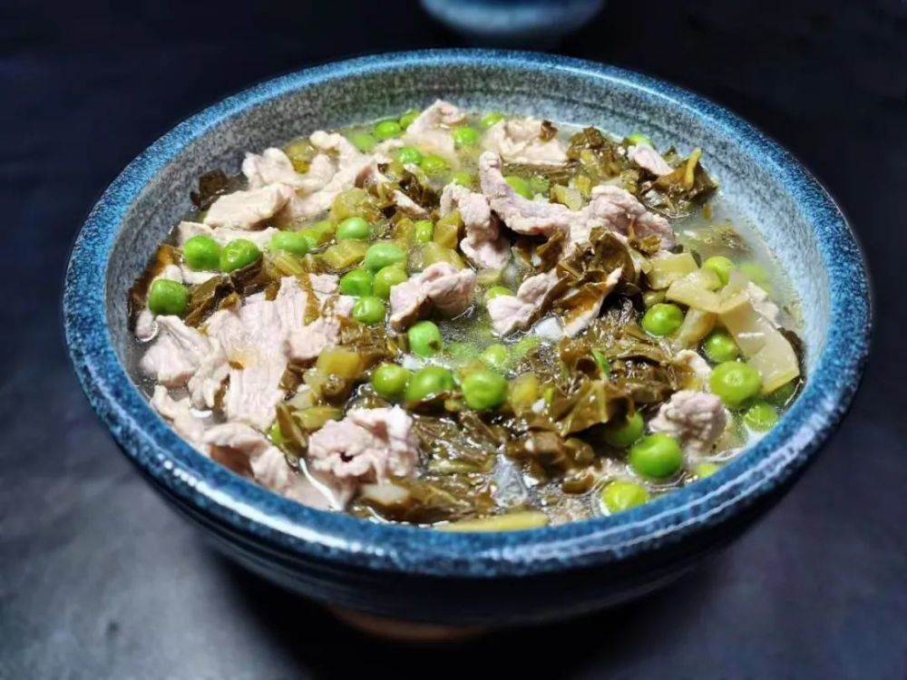 水腌酸菜煮肉片:无法抗拒的家乡美味