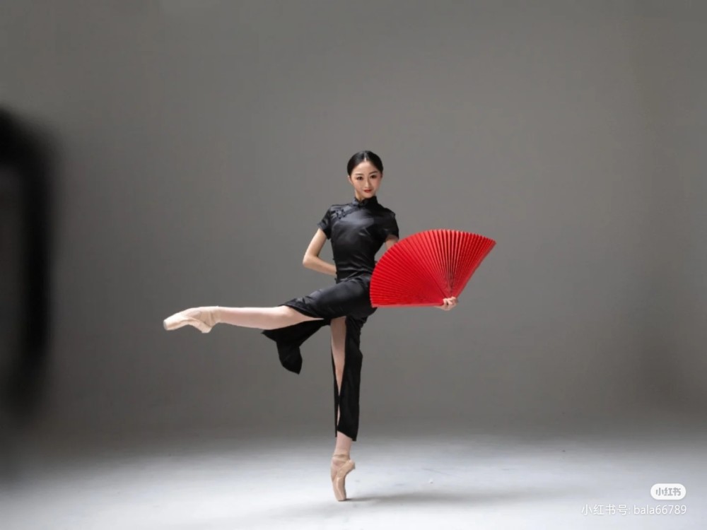 旗袍芭蕾舞少女