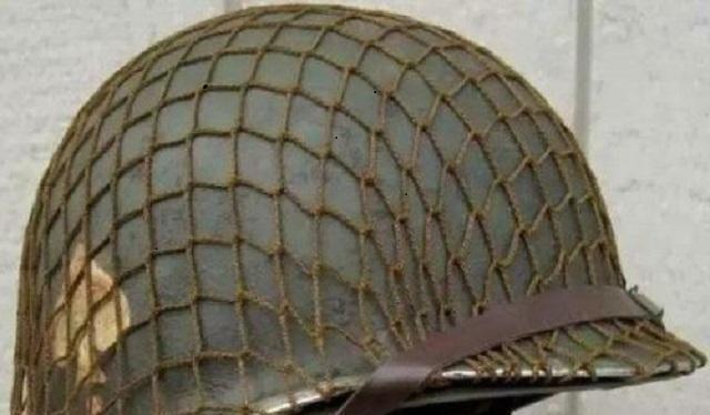 二战美军头盔为何裹一层"渔网"?看似作用不大,却救了20万美军
