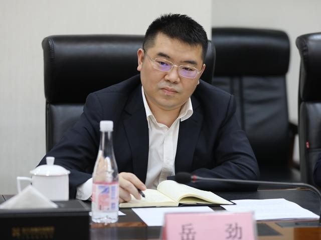 鄂州市政府副市长岳劲率队赴武汉金控集团学习考察