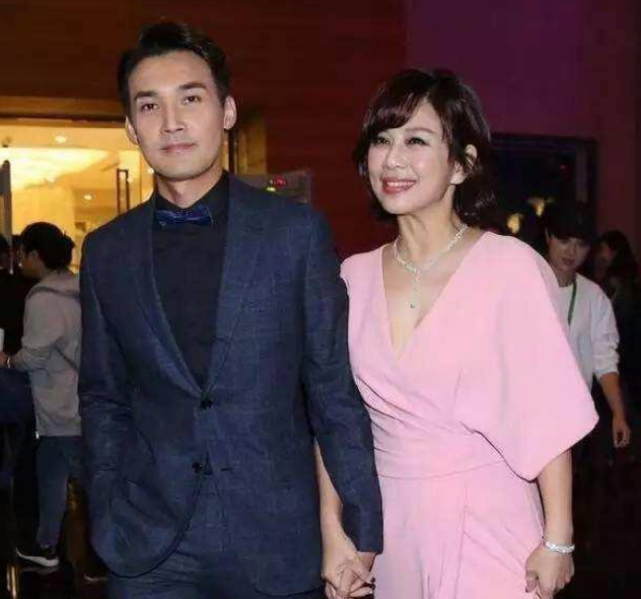后嫁小8岁男友,如今48岁身家过亿|陈松伶|张铎|音乐剧|阿宝