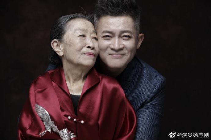 "丑娘"张少华去世了!生前住院画面曝光,杨志刚和杨洋发文悼念