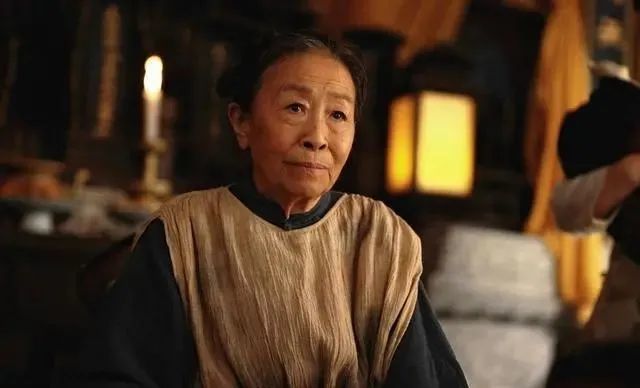 "丑娘"与新凤霞恩怨,人已经走了,为什么还有人在骂张少华?