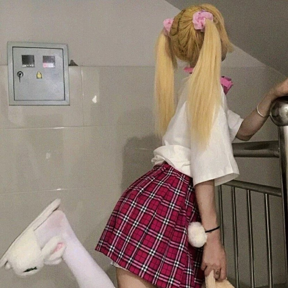 头像|黄头发的妹妹