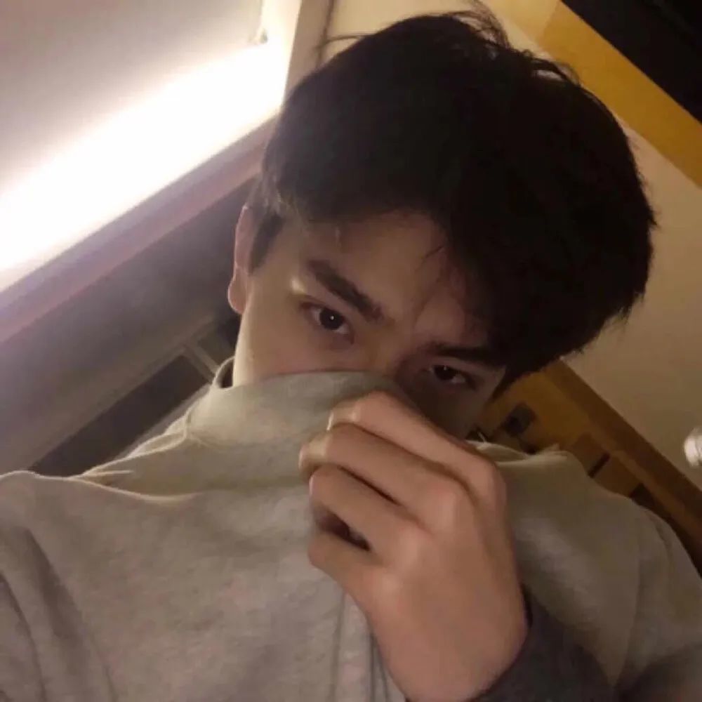 真人男生头像:什么车需要备胎,破车,什么人需要备选,烂人