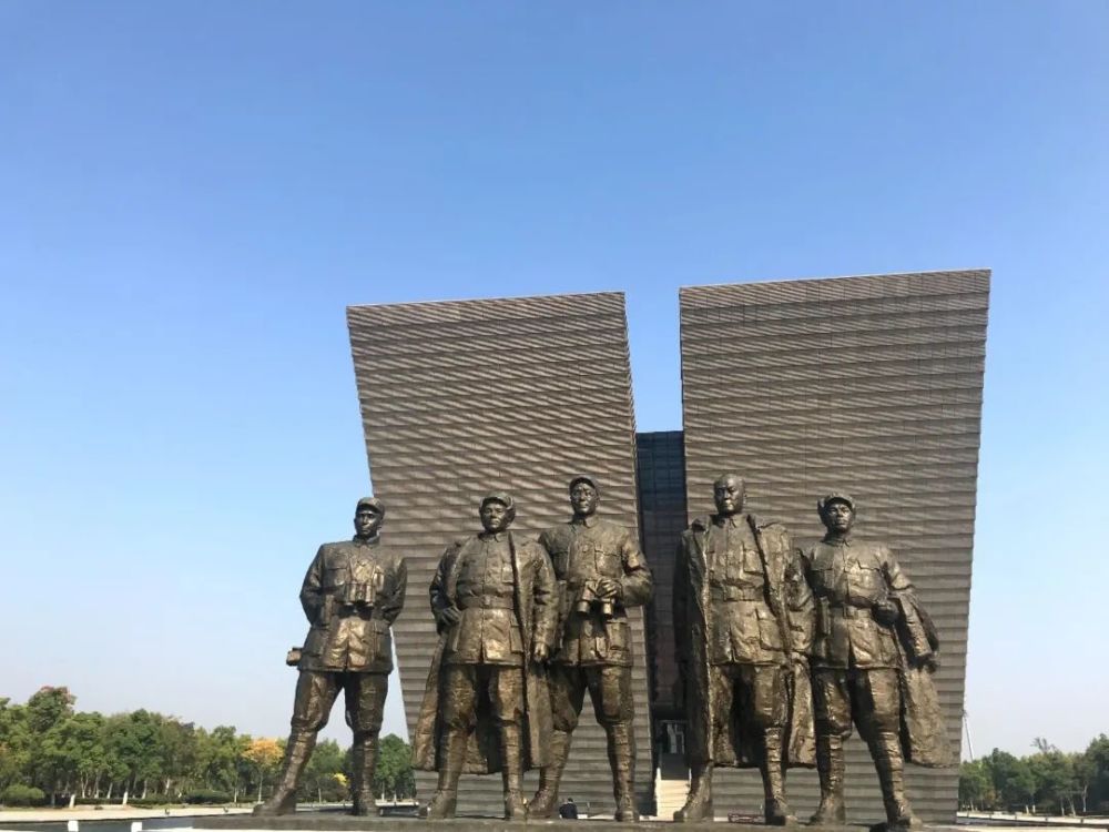 需要提前预约,关注"淮海战役纪念馆"微信公众号,在下方菜单栏中点击"