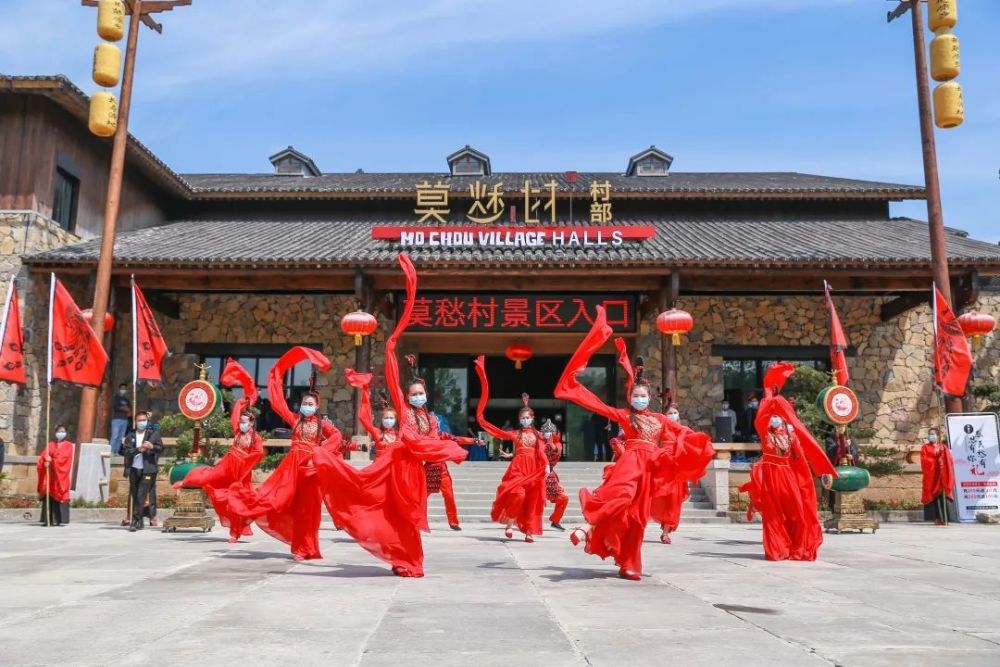 粉色沙滩热带雨林天空之镜透明船荆门又一景点刷屏