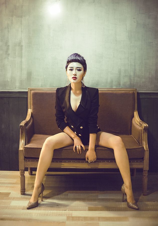 娇娇,女,本名张玉娇,生于1986年"无名组合"成员,本山传媒旗下演员.