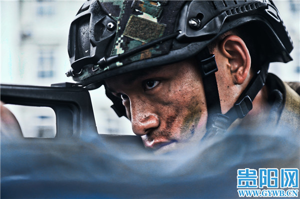 利剑出鞘贵阳武警特战队员这场演练堪比大片