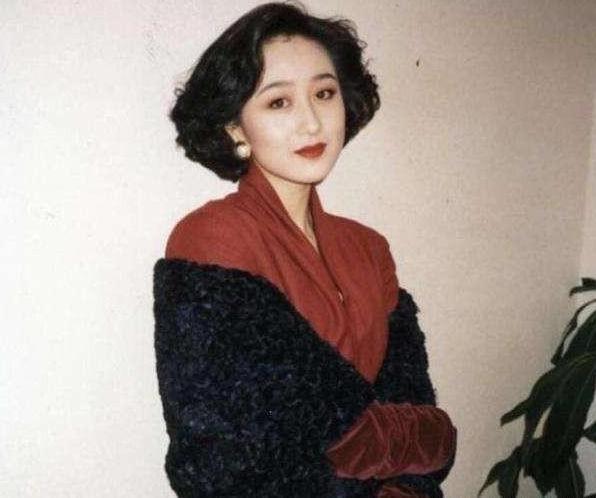 利智年轻时有多美?被称50年一遇的美人,李连杰抛妻弃女也要娶她