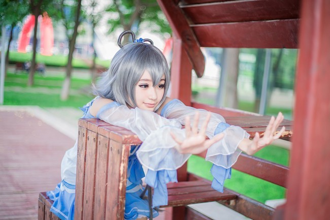 cos赏析:洛天依